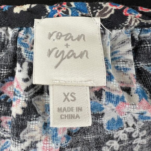 Roan + Ryan Black Multi Floral Paisley V-Neck Ladder Lace Flutter Sleeve Top XS - Picture 6 of 8